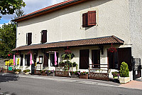 Auberge Dauphinoise outside