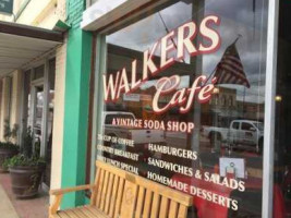 Walker's Cafe outside