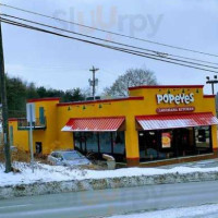 Popeyes Louisiana Kitchen outside