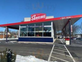 Swensons Drive-in outside