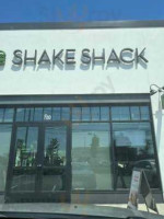 Shake Shack outside