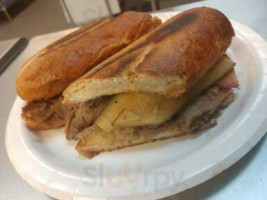 Moya's Cuban Creations food