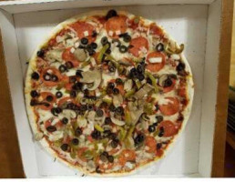 Michaleno's Pizzeria food