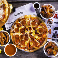 Pats Select Pizza Grill food