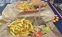 Elie’s Burger By Evy inside