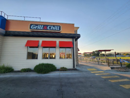 Dairy Queen Grill Chill outside