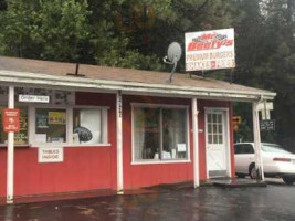 Mr Beefys Drive In outside