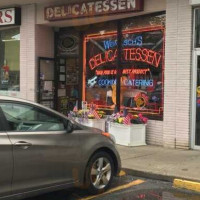 Weinischs' Deli outside