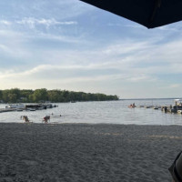 Pettit's Lakeview Campground food