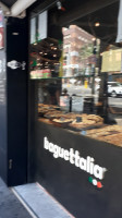 Baguettalia outside