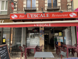 L'escale inside