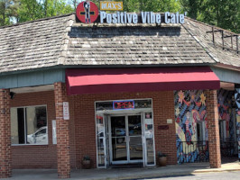 Max's Positive Vibe Café outside