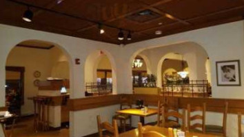 Olive Garden Centereach inside