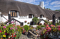 The Cott Inn outside