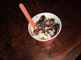 Kona's Frozen Yogurt food