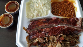 Joe Mo's Bbq food