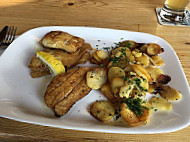 Fischkombüse food