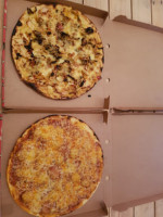 Pizzas Co food