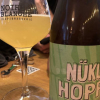 Noire Et Blanche Microbrasserie food