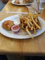 Crab Cake Cafe food