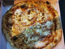 Crazy Pizza food