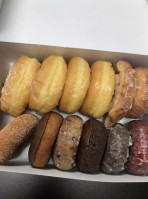 Sarah Donuts- Cumming Ga food