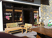 Pizz'n'love Val D'isere inside