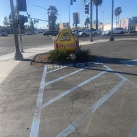 Winchell's Doughnut House outside