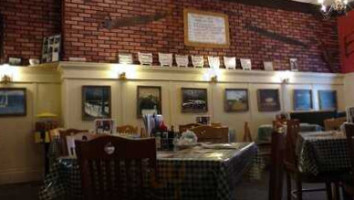 Ellie's Country Kitchen inside