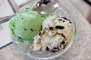 Oberweis Ice Cream And Dairy Store food