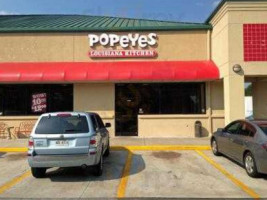 Popeyes Louisiana Kitchen outside