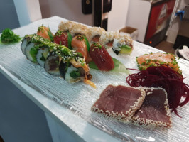 Almibares Sushi Y Tartas food