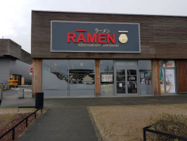 Ramen O outside