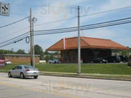 Swensons Drive-in outside