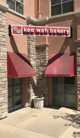 Kee Wah Bakery food