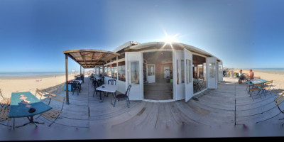 Le Bistrot Plage inside