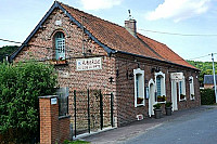 Auberge Du Coq-en-pate outside