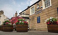 The Cheshire Cheese outside