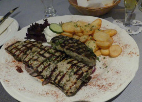 Restaurant Athos food