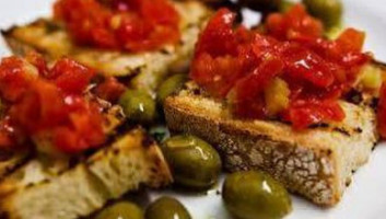 La Bruschetta food