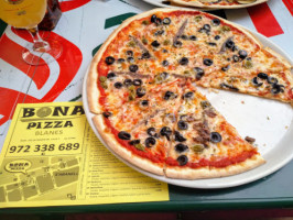 Bona Pizza food