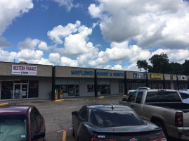 Mayflower Donuts And Bakery outside