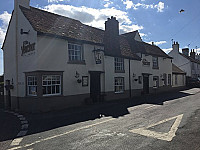 The Anchor Inn outside