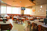 Cafeteria La Estacion De 3 Cantos food