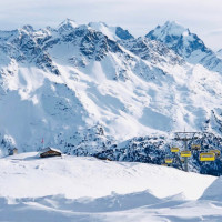 Alpina Restaurant Skihütte outside