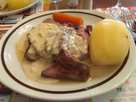 Le Champ De Foire food