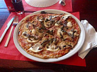 La Bella Pizza food