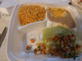 Roberto's Taco Shop food