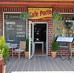 Caffe Porto Anna Nadarzynska outside