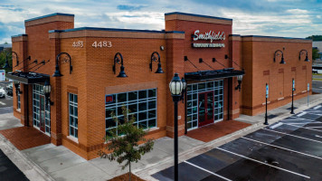 Smithfield 's Chicken 'n -b-q outside